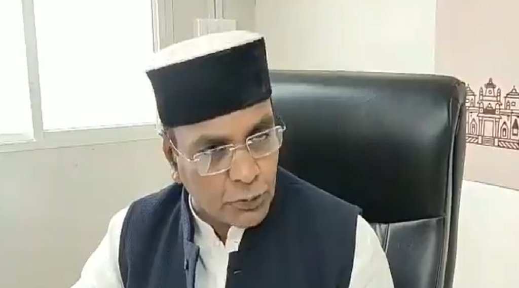 Word war in MP, CM Shivraj singh, Vishwas Sarang, Digvijay Singh, Pakistan sleeper cell