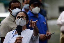 Mamata Banerjee, Mamata Banerjee in Delhi, Mamata Banerjee Hindi, Mamata Banerjee Gujarati, Mamata Banerjee on Modi,