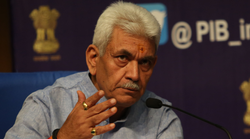 J&K बंद कराने को अगर PAK इस्तेमाल करता है बंदूकें, तब हमारे डंडे प्रयोग करने में गलत क्या है?- LG मनोज सिन्हा का बयान