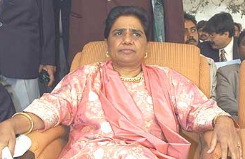 मायावती के हालिया बयान ने बसपा के उत्ताराधिकारी को लेकर सब कुछ साफ कर दिया है। मायावती ने कहा है कि वह बिलकुल स्वस्थ हैं और अभी उन्हें किसी उत्तराधिकारी की जरूरत नहीं।