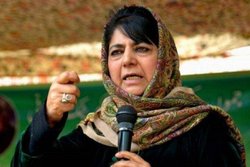 यूपीः देशद्रोह के आरोप में नामजद छात्रों की पैरवी से पीछे हटे वकील, महबूबा ने पीएम मोदी को चिट्ठी लिख की ये अपील