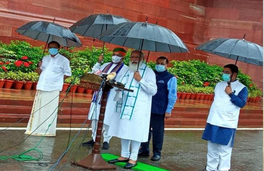 भगंवत मान ने कहा था कि बीजेपी बताएगी कि गुलाम अली का गाना सुनना है या नहीं सुनना है।