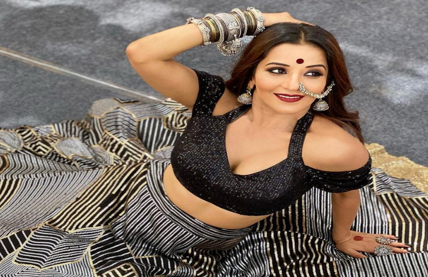 बंगाल से भोजपुरी फिल्मों में आने वाली मोनालिसा अपनी खूबसूरती से ज्यादा अपनी बोल्डनेस के लिए जानी जाती हैं।