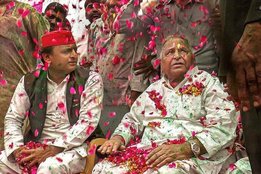 Dimple Yadav, Akhilesh Yadav SP, Mulayam Singh second wife