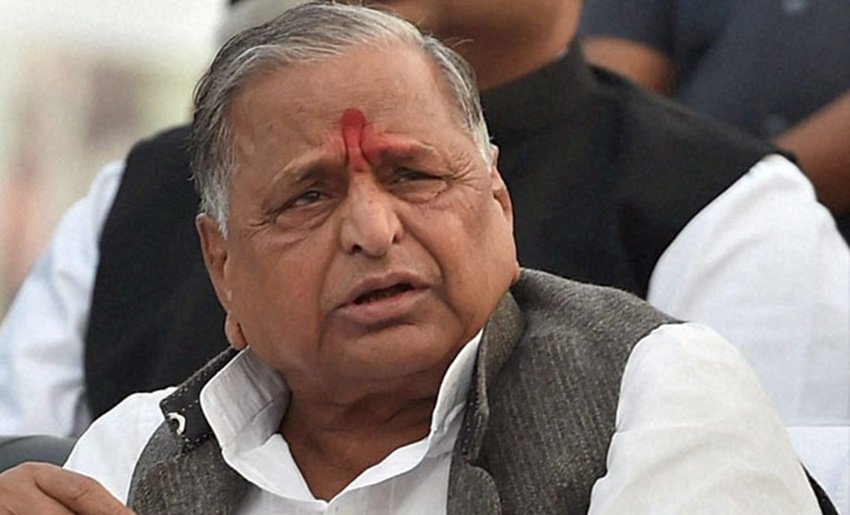 Mulayam Singh Yadav, Akhilesh yadav