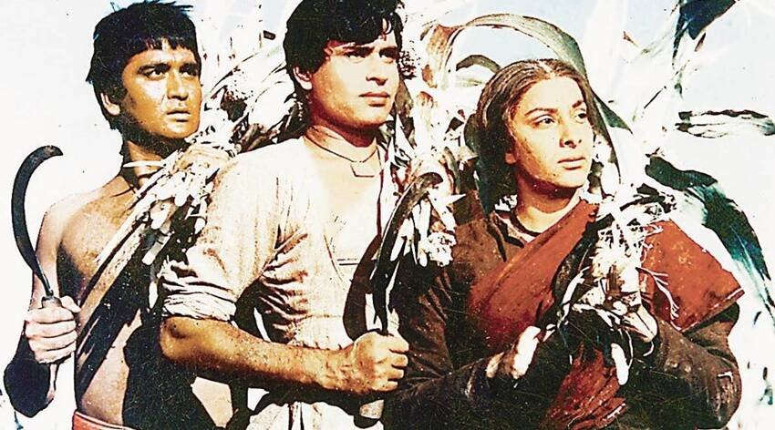 नर्गिस ने राजेंद्र कुमार के साथ कई फिल्मों में काम किया था। मदर इंडिया में राजेंद्र कुमार नर्गिस के बेटे बने थे। वहीं  मेला, घर संसार और जोगन जैसी फिल्मों में दोनों एक दूसरे के अपोजिट थे। बतौर कपल पर्दे पर दोनों की जोड़ी खूब पसंद की गई थी।
