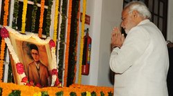 पीस पार्टी के प्रवक्ता बोले – हमारे देश में सावरकर को कहा जाता है ‘वीर’, एंकर का पलटवार – औरंगजेब को हीरो मानने वाले उनको कभी नहीं समझ पाएंगे