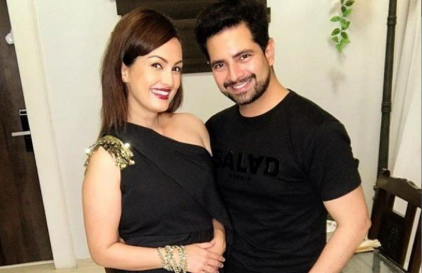 ईटाइम्स के साथ बातचीत में निशा ने अपने पति करण के साथ रिश्ते में आई दरार की वजह भी बताई बौर बताया कि उनके पति ने उन्हें प्रेग्नेंसी के दौरान पीटा था।