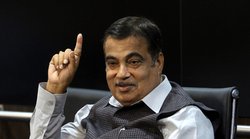 पत्रकार ने की टोल फ्री करने की मांग, अंगुली दिखा बोले नितिन गडकरी- तुमको बिल्कुल नहीं मिलेगा, ‘फोकट क्लास’ का समर्थक नहीं, ये धंधा बंद है