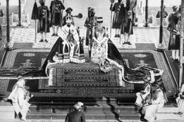 Nizam of Hyderabad, Mir Osman Ali paying homage to the King and the Queen at the Durbar of 1911
