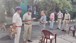 मध्यप्रदेश: आर्थिक तंगी के चलते सिविल इंजीनियर के पूरे परिवार ने की ख़ुदकुशी की कोशिश, पिता और बेटे की हुई मौत, मां और बेटी की हालत गंभीर