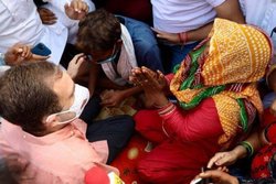 रेप के बाद मेरी बेटी को जला दिया और पंडित जी ने कहा- शांति से घर जाओ- मां ने बताई मासूम के अंत की पूरी कहानी