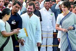 हेलो ट्विटर चेक..वन टू थ्री – राहुल गांधी के बाद कई कांग्रेस नेताओं का ट्विटर अकाउंट हुआ लॉक लोग करने लगे ऐसे&nbsp;कमेंट