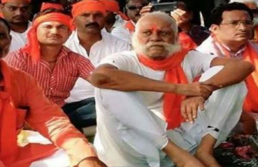 बात राजा भैया के चुनाव प्रचार, रैली या वोट मांगने की करें तो कभी राजा उदय उनके साथ नहीं खड़े होते। इसे भी पढ़ें- जब बीच सड़क में राजा भैया ने इमरजेंसी में उतारा था अपना एयरक्राफ्ट