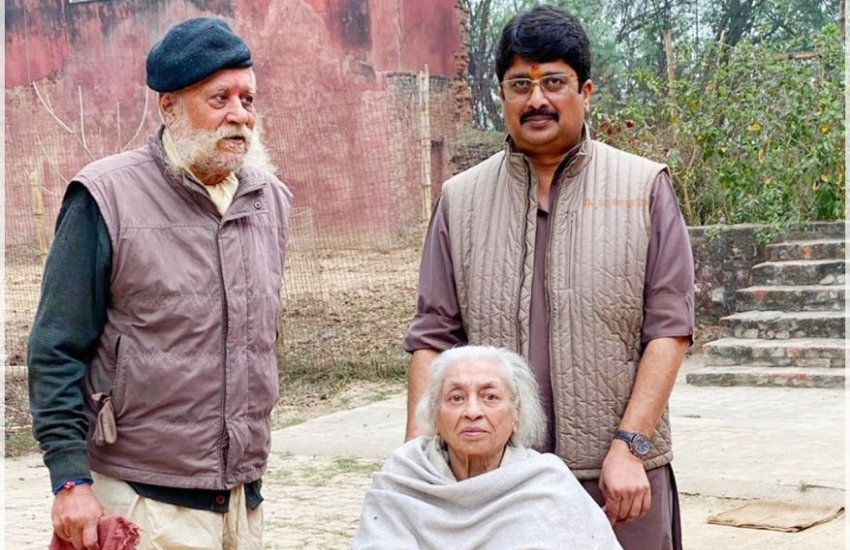Pratapgarh's Kunda MLA Raja Bhaiya: राजा भैया की हनक और रुतबे से तो ज्यादातर लोग वाकिफ हैं, लेकिन उनके राजा उदय प्रताप सिंह के बारे में लोगों को कम पता है। राजा उदय प्रताप सिंह भदरी रियासत के उत्तराधिकारी रहे हैं, लेकिन कभी उन्होंने अपने बेटे के लिए अपनी हनक का प्रयोग नहीं किया।