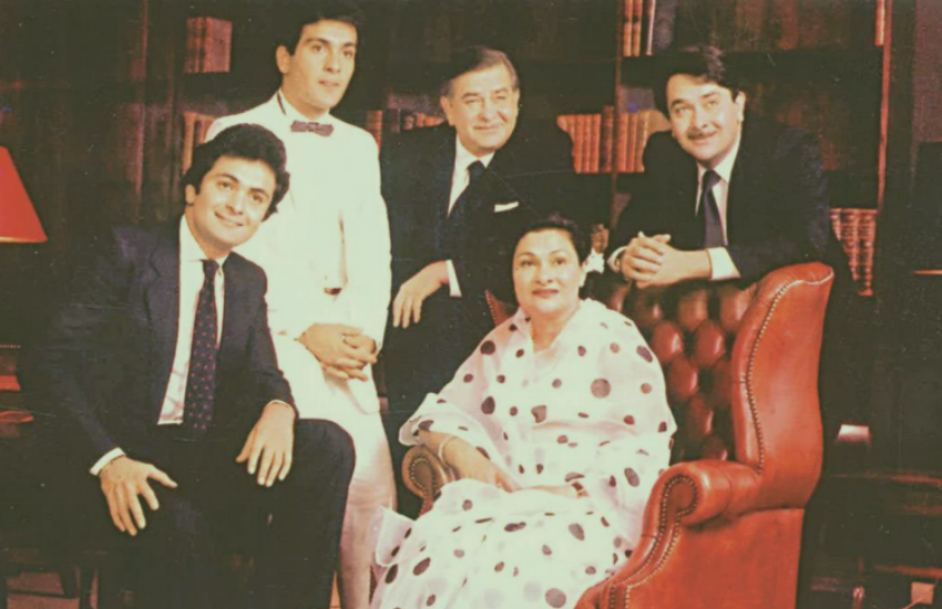 इस फिल्म के बाद राज कपूर और राजीव कपूर के रिश्ते में ऐसी दरार आई, जो कभी भर नहीं पाई। ‘एशियानेट न्यूज’ के मुताबिक राजीव कपूर अपने पिता को खुद पर केंद्रित फिल्म बनवाना चाहते थे, लेकिन राज ने जब ऐसा नहीं किया तो राजीव बेहद गुस्सा हो गए।