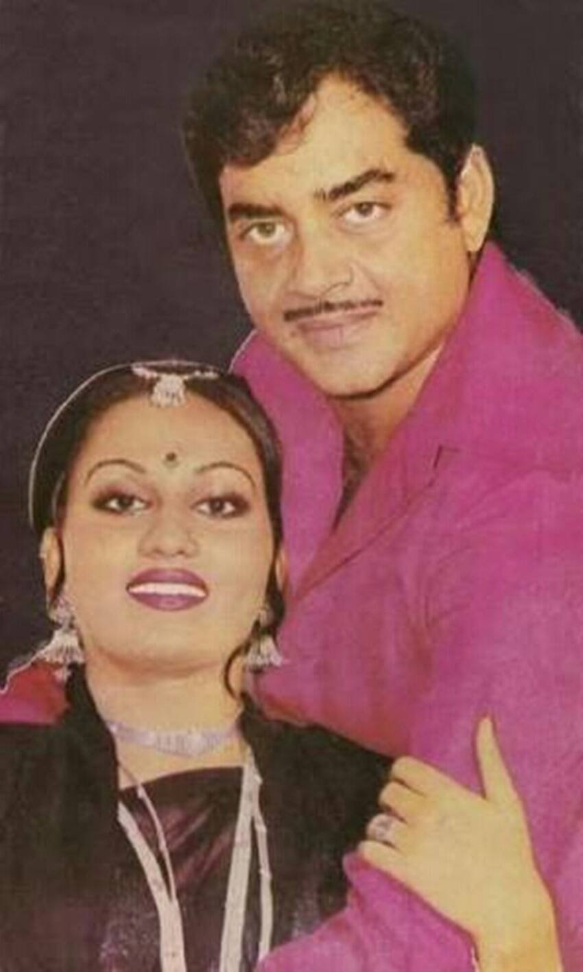 रीना रॉय को असल कामयाबी मिली 1976 में रिलीज हुई फिल्म कालीचरण से। इस फिल्म में रीना रॉय के साथ शत्रुघ्न सिन्हा थे। यहां से दोनों के बीच जो रिश्ता बना वो लंबे समय तक सुर्खियों में रहा। बात यहां तक आ गई थी कि दोनों एक दूसरे से शादी करना चाहते थे।