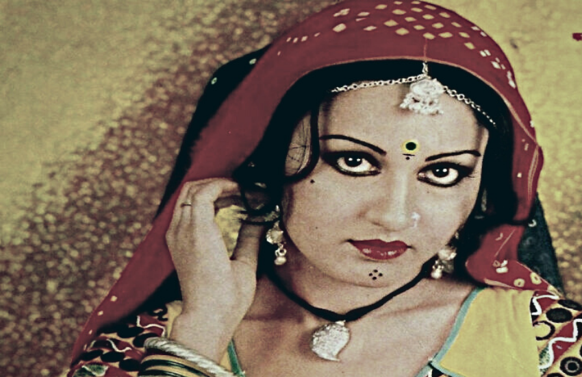बॉलीवुड की वेटेरन एक्ट्रेस रीना रॉय (Reena Roy) अपनी प्रोफेशनल से ज्यादा पर्सनल लाइफ के कारण ज्यादा चर्चाओं में रही हैं। शत्रुघ्नन सिन्हा (Shatrughan Sinha) संग असफल प्यार और पाकिस्तानी क्रिकेटर मोहसिन खान (Mohsin Khan) से तलाक ने उनकी जिंदगी का डार्क साइड रहा है। शत्रुघ्न के शादी करने के बाद रीना ने भी शादी कर ली थी, लेकिन इस शादी से पहले उन्होंने शत्रुघ्न के साथ न केवल फिल्म में काम करने से इंकार किया था, बल्कि उन्हें एक धमकी भी दी थी।