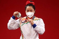 ओलंपिक पदक जीतने के बाद भी मीराबाई चानू को नहीं आ रही नींद, कोच का खुलासा- कुछ दिन पहले 119 किलो उठाने वाली भारतीय वेटलिफ्टर गोल्ड से कैसे चूकीं