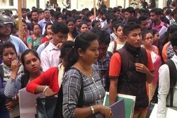 Sarkari Naukri-Result 2021 LIVE Updates: 8वीं 10वीं पास से लेकर पोस्ट ग्रेजुएट और डिप्लोमा वालों तक के लिए निकली हैं सरकारी नौकरी