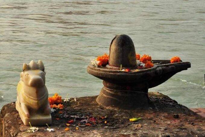 Sawan 2021, सावन 2021, शिवलिंग पर क्या चढ़ाएं, shivling