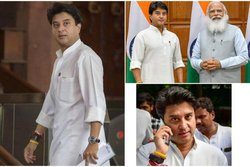 बुलेट ट्रेन तो नहीं आई लेकिन महंगाई उसकी तरह आसमान छू रही है – नरेंद्र मोदी की मिमिक्री कर ज्योतिरादित्य सिंधिया ने यूं लिए थे&nbsp;मजे