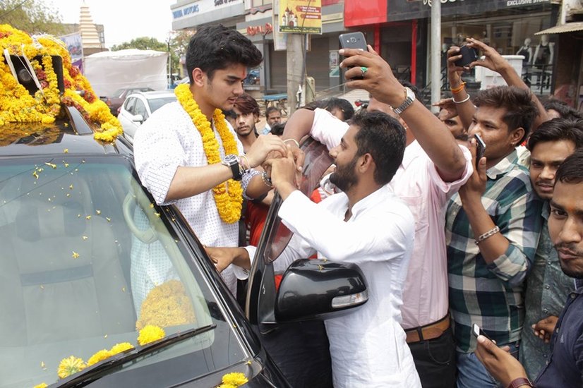महाआर्यमन ग्वालियर समेत मध्य प्रदेश के कई जिलों में काफी लोकप्रिय हैं। ( यह भी पढ़ें: माधवराव सिंधिया से अखिलेश यादव तक, आपस में समधी हैं ये 10 राजनेता )  