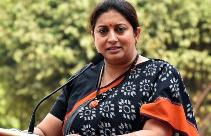 स्मृति ईरानी को सांसद भत्ता मिलता है और इसके अलावा वह अपने निवेश के जरिये कमाई करती हैं। अचल संपत्तियों के बढ़ने वाले दामों से उनकी आय बढ़ती है। (All Photos: PTI)