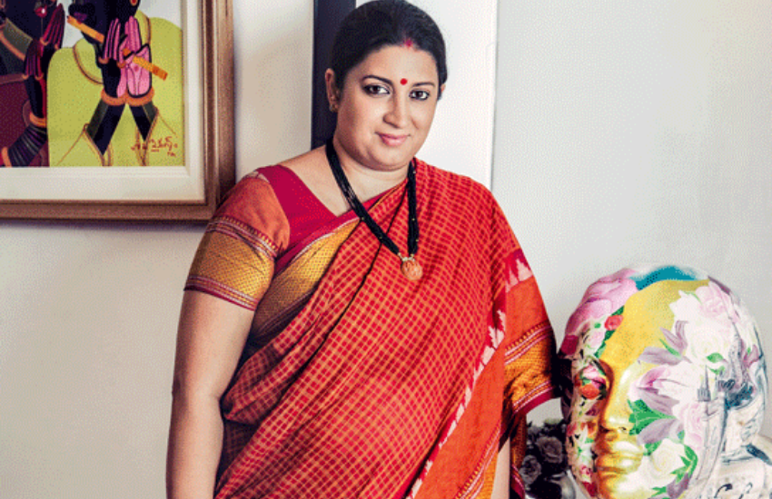 BJP leader Smriti Irani property: अमेठी सांसद और भाजपा नेत्री स्मृति ईरानी ने 2019 लोकसभा चुनाव में कांग्रेस के गढ़ में अपना सिक्का जमाया था। केंद्रिय मंत्री बनी स्मृति ईरानी से पहले राहुल गांधी का संसदीय क्षेत्र अमेठी हुआ करता था, लेकिन 2019 में राहुल गांधी ने केरल के वायनाड और अमेठी दोनों ही जगहों से चुनाव लड़ा था। बात अगर संपत्ति की करें तो 2019 में स्मृति ईरानी ने चुनाव आयोग को पेश किए हलफनामें में बताया था कि 2014 की तुलना में उनकी सपंत्ति में पांच गुना का इजाफा हुआ था। तो चलिए जानें कि भाजपा नेत्री के पास कितनी संपत्ति है और उनकी आय का जरिया क्या है। बता दें कि इसमें स्मृति के पति की संपत्ति शामिल नहीं है। हालांकि, उनके पति के पास भी 1. 69 करोड़ रुपये की चल और 2.97 करोड़ की अचल संपत्ति है।