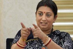 जब अपना गलत नाम सुन एंकर पर भड़क गई थीं स्मृति ईरानी, कहा था – अंजना अंजनी तो नहीं हो सकता&nbsp;न?