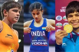 Sonam Malik Vinesh Phogat Divya Kakran1