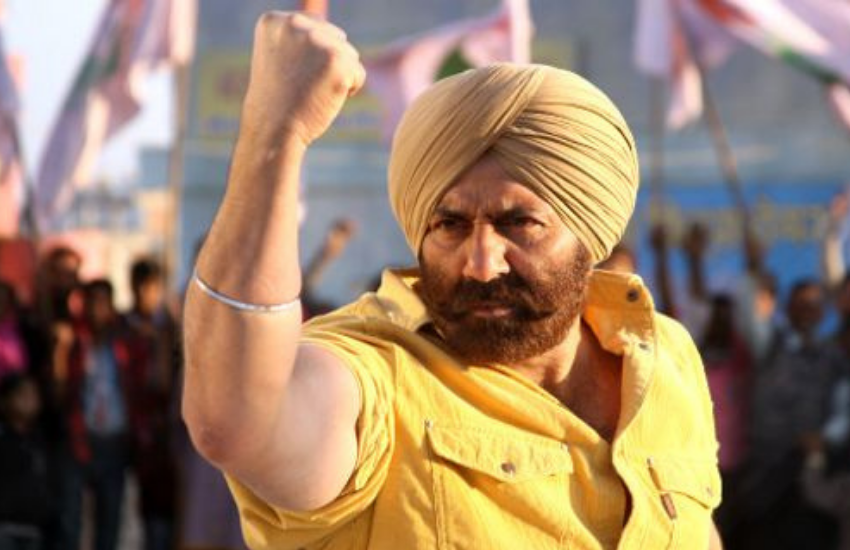 सनी देओल ने भी अपने 2019 के चुनावी हलफमाने में अपनी संपत्ति का ब्यौरा पेश किया था। इसके अनुसार उनके पास सनी के पास कुल 83 करोड़ रुपए की संपत्ति है। वहीं, उनपर करीब 53 करोड़ रुपए का कर्ज भी है।