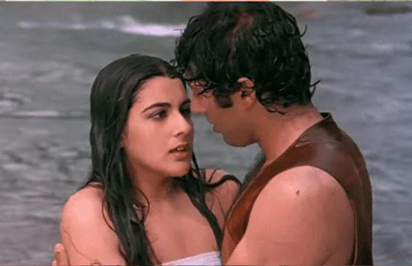 धर्मेंद्र ने कहा कि सनी और अमृता इस गाने में भीगे हुए थे और बिजली चमक रही थी। ऐसे में सनी को अमृता सिंह की जबरदस्त झप्पी लेनी चाहिए थी।(‘रेखा और मैं बस खुलते ही रहे हैं’, धर्मेंद्र ने जब एक्ट्रेस संग बताई अपनी फीलिंग्स तो शरमा गए बॉबी और सनी देओल )