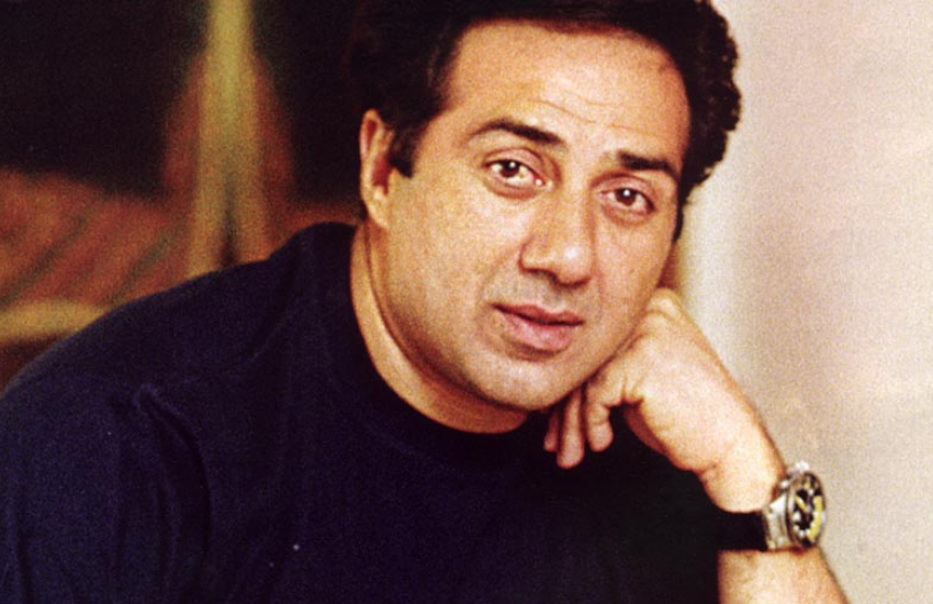 सनी के इस स्टूडियो को अब दूसरे प्रोडक्शन हाउस भी हायर करते हैं। इसे भी पढ़ें- धर्मेंद्र को जब ये फिल्म दिखाने से शरमा रहे थे बॉबी और सनी देओल