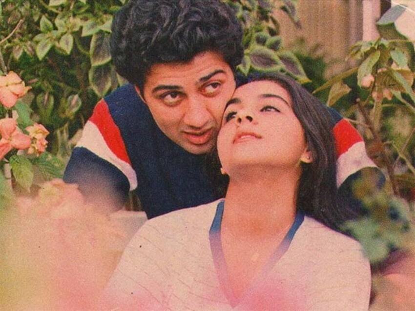 सनी देओल ने अपना बॉलीवुड डेब्यू अमृता सिंह के साथ किया था। दोनों के अफेयर की भी चर्चा थी। अमृता सिंह ने सैफ अली खान से शादी की थी। शादी के 13 साल बाद सैफ और अमृता का तलाक हो गया। तलाक के बाद दोनों ने एक दूसरे के खिलाफ अपनी कड़वाहट भी जारी की थी। (यह भी पढ़ें: इन 5 हिंदू एक्ट्रेसेज ने चुना था मुस्लिम पति, शादीशुदा जिंदगी नहीं रही सफल, हो गया तलाक )