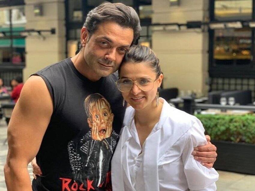 दरअसल तान्या देओल के पिता देवेंद्र आहूजा अपने से 20 साल छोटी एयर होस्टेस संग रिलेशनशिप में थे। पिता के रिश्ते पर बेटे को आपत्ति थी। दोनों में तनाव इतना बढ़ा कि पिता ने बेटे से रिश्ता ही तोड़ लिया। (यह भी पढ़ें: प्रेग्नेंसी में रोती रहती थीं बॉबी देओल की बहन, परेशान हो गए थे घरवाले )