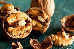 यूरिक एसिड बढ़ने से हैं परेशान तो डाइट में शामिल करें अखरोट, रोज इतना खाने से होगा&nbsp;फायदा