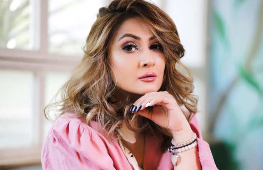 उर्वशी ने बताया कि पति से अलग होने के बाद बहुत लोगों ने उनका साथ दिया तो बहुत से लोगों ने पर्सनल कमेंट भी किए थे, लेकिन वह हार नहीं मानीं और इन कमेंट्स ने उनको और मजबूत बना दिया। (इसे भी पढ़ें: शादीशुदा मर्द से दिल लगा कर भी कुंवारी रह गई ये एक्ट्रेस)