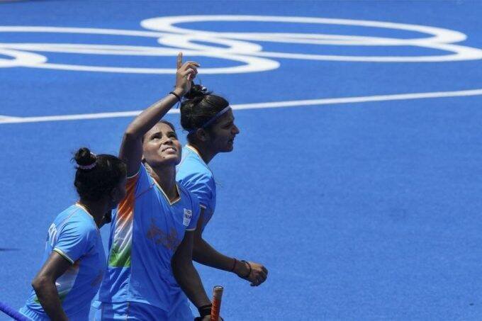 Vandana Katariya casteist slur, Vandana Katariya, Indian women's Hockey team, Vandana Katariya Haridwar casteism, Vandana Katariya casteism, Dehradun news, Tokyo Olympics, hockey, tokyo olympic, Olympic games, olympic games tokyo 2020, sports, sports news, sports news in hindi, hindi sports news,वंदना कटारिया, हॉकी, टोक्यो ओलंपिक, ओलंपिक, टोक्यो ओलंपिक 2020, स्पोर्ट्स, स्पोर्ट्स न्यूज, हिन्दी स्पोर्ट्स न्यूज, स्पोर्ट्स न्यूज इन हिन्दी,Hindi News, jansatta