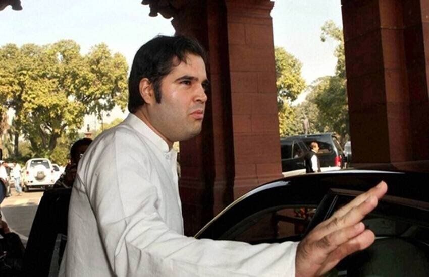 सोनिया, प्रियंका और राहुल गांधी से अपने रिश्तों पर वरुण गांधी ने कहा था कि इस परिवार के साथ मेरे सिर्फ औपचारिक रिश्ते रहे हैं, पारिवारिक नहीं रहे।