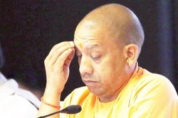 25 की बिजली 80 में, अब यूपी में खेला होबे- पूर्व IAS ने CM योगी को घेरा, सपा नेता बोले- छात्रों पर लाठी चलवाने में नंबर-1