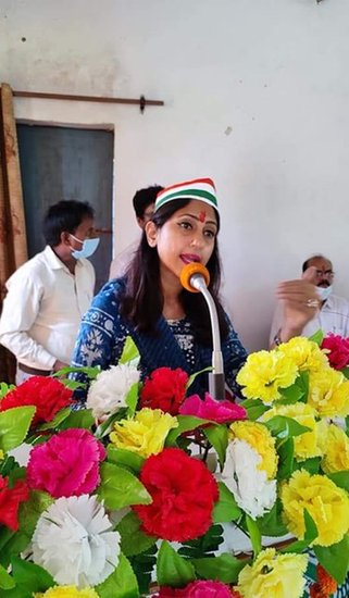 Aditi Singh, Angad Saini