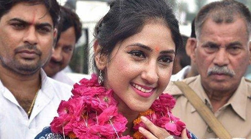 Dimple Yadav, Anupriya Patel