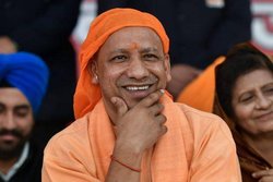 आपने भी मान लिया यूपी में बनेगी BJP की सरकार – एंकर से बोले योगी आदित्यनाथ, अंजना ओम कश्यप ने यूं दिया जवाब