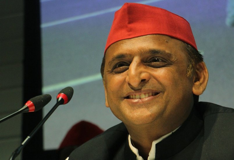 Mulayam Singh Yadav, Akhilesh yadav
