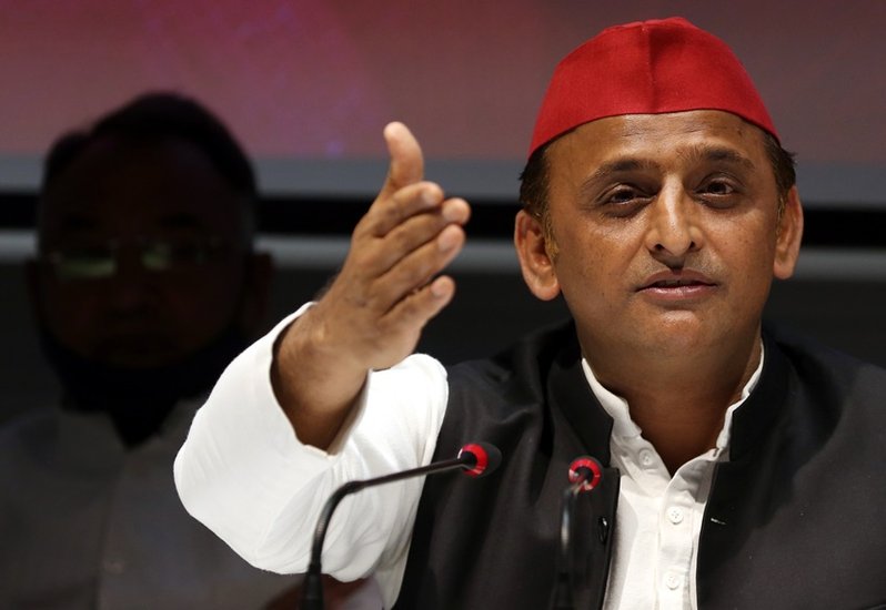 Mulayam Singh Yadav, Akhilesh yadav