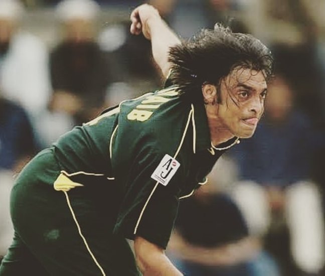 Yusuf Pathan, Shoaib Akhtar