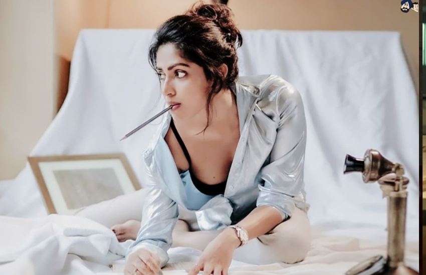 एक्ट्रेस अमला पॉल, साउथ इंडियन फिल्म इंडस्ट्री का नामी चेहरा बन चुकी हैं, लेकिन एक समय उनकी फिल्म अदाई को लेकर काफी बवाल मचा था।( 22 साल बड़े आदिल हुसैन के साथ न्यूड सीन देने से पहले जब इस एक्ट्रेस ने था पूछा, ‘तुम्हारी पत्नी को कैसा लगेगा?’ )