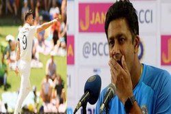 सबसे ज्यादा टेस्ट विकेट लेने वाले टॉप-3 गेंदबाजों की लिस्ट में इस तेज गेंदबाज ने की एंट्री, अनिल कुंबले को छोड़ा पीछे