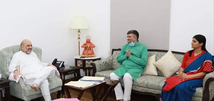 Mulayam Singh Yadav, Akhilesh Yadav